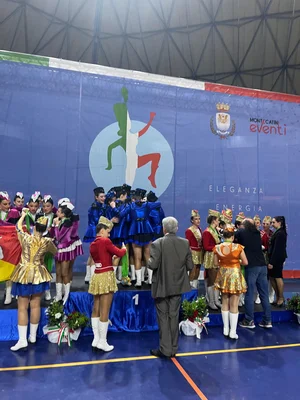 L'abbraccio della vittoria - Campionati Nazionali — Majorettes Onda Azzurra, Jesolo