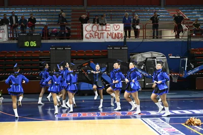 Defilé Bastone - Formazione a Croce — Majorettes Onda Azzurra, Jesolo