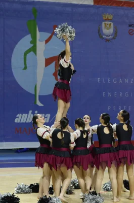 Pirati Pom - Alzata in piramide — Majorettes Onda Azzurra, Jesolo