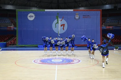 Junior Pom - Figura di gruppo — Majorettes Onda Azzurra, Jesolo