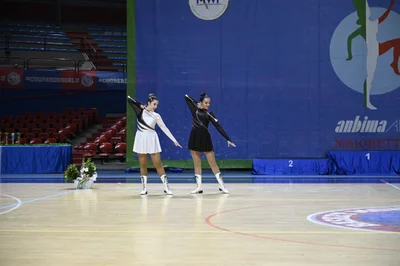 Duo Bastone Senior - Apertura — Majorettes Onda Azzurra, Jesolo