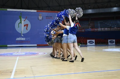Senior Pom - Dettaglio Onda — Majorettes Onda Azzurra, Jesolo