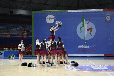 Pirati Pom - Lancio atleta — Majorettes Onda Azzurra, Jesolo