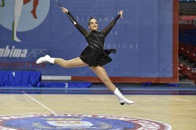 Solo Bastone - Salto atletico — Majorettes Onda Azzurra, Jesolo