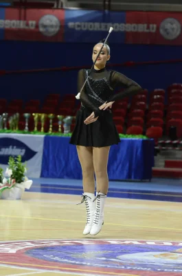 Solo Bastone - Primo piano atleta — Majorettes Onda Azzurra, Jesolo