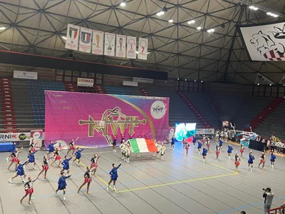Cerimonia di Apertura - Vista dall'alto — Majorettes Onda Azzurra, Jesolo