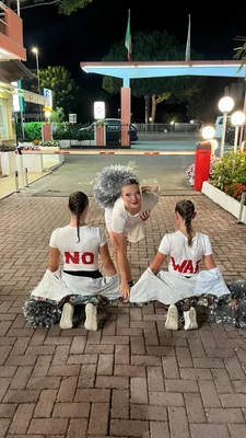 Inno alla Pace - Coreografia Senior — Majorettes Onda Azzurra, Jesolo