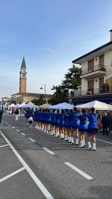 Formazione Fila Unica - Precisione Tecnica — Majorettes Onda Azzurra, Jesolo
