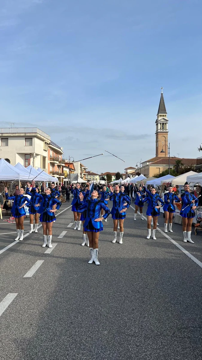 Festa d'Autunno a Fossalta di Piave — Majorettes Onda Azzurra, Jesolo