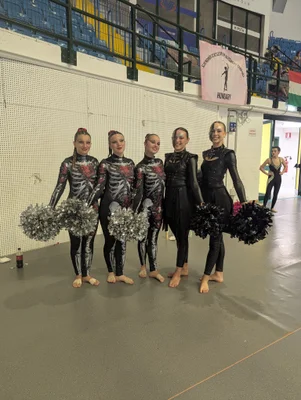 Collaborazione e Stile - Duo con Majorettes Show — Majorettes Onda Azzurra, Jesolo