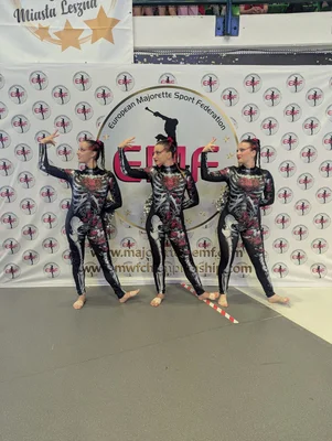 Trio Pom Pon - In Posa prima della Gara — Majorettes Onda Azzurra, Jesolo
