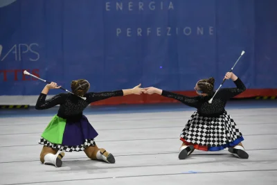 Duo Majorette Scacchi Bianco e Nero - Routine Sincronizzata con Bastone — Majorettes Onda Azzurra, Jesolo