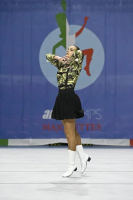 Assolo Majorette in Mimetico - Routine con Bastone al Campionato Italiano — Majorettes Onda Azzurra, Jesolo